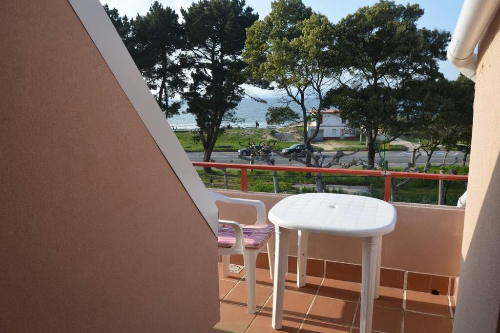 Precioso Atico A Pie De Playa, En Mino. Apartment Exterior photo